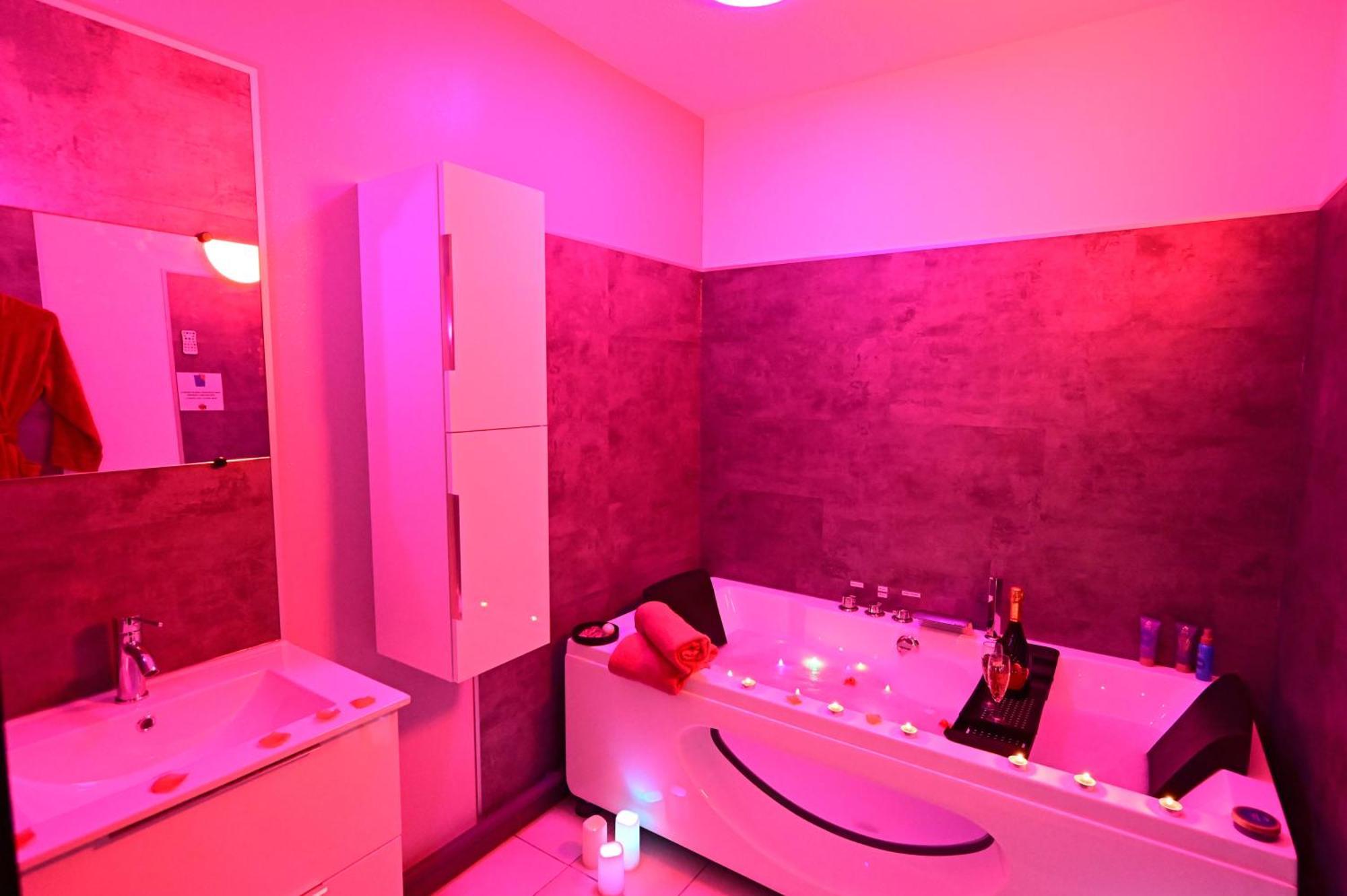 Love Room A Deux Pas De L'Ocean Avec Hammam, Sauna Et Bain A 2 :-) Biscarrosse Exteriör bild