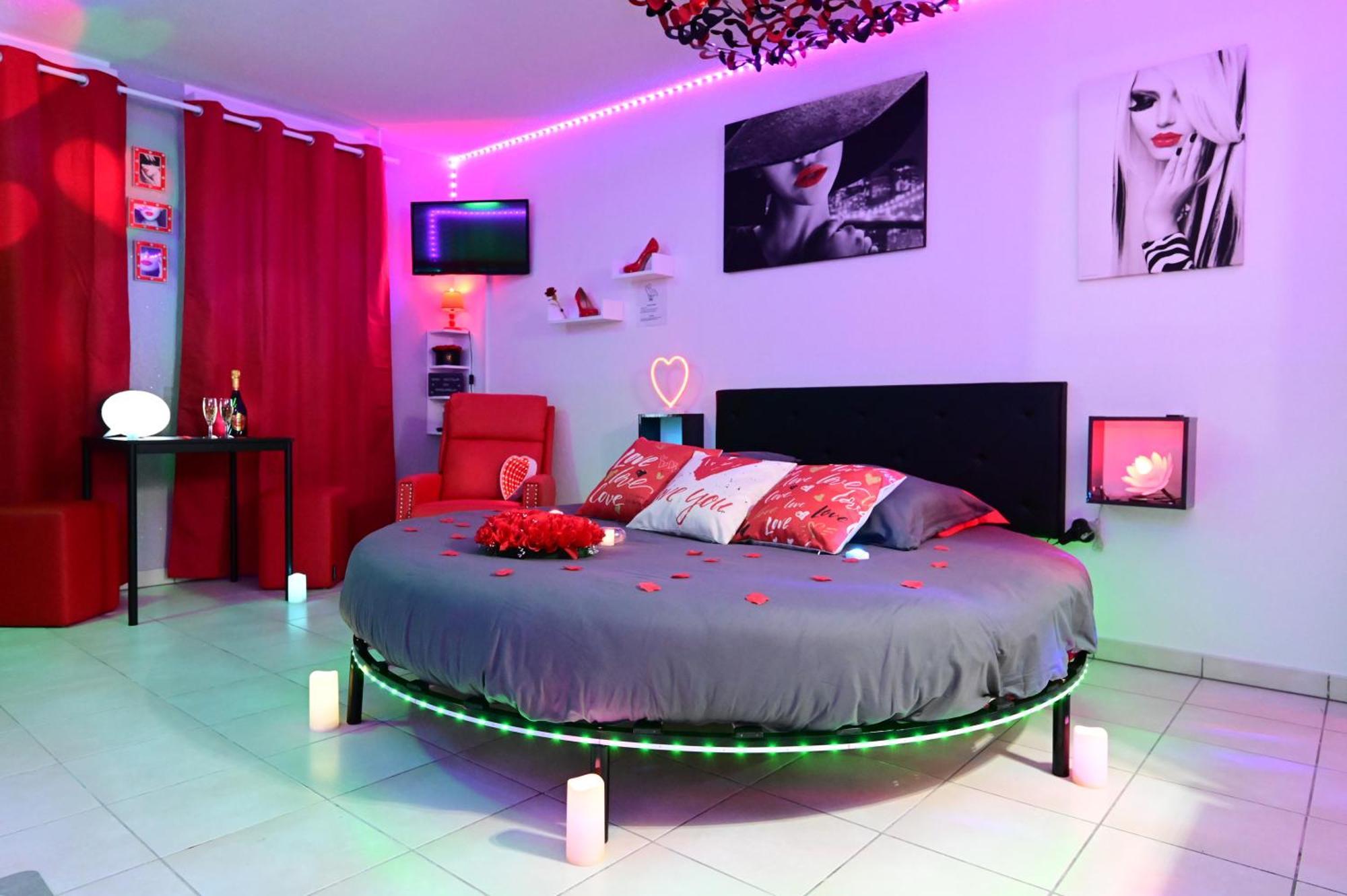 Love Room A Deux Pas De L'Ocean Avec Hammam, Sauna Et Bain A 2 :-) Biscarrosse Exteriör bild