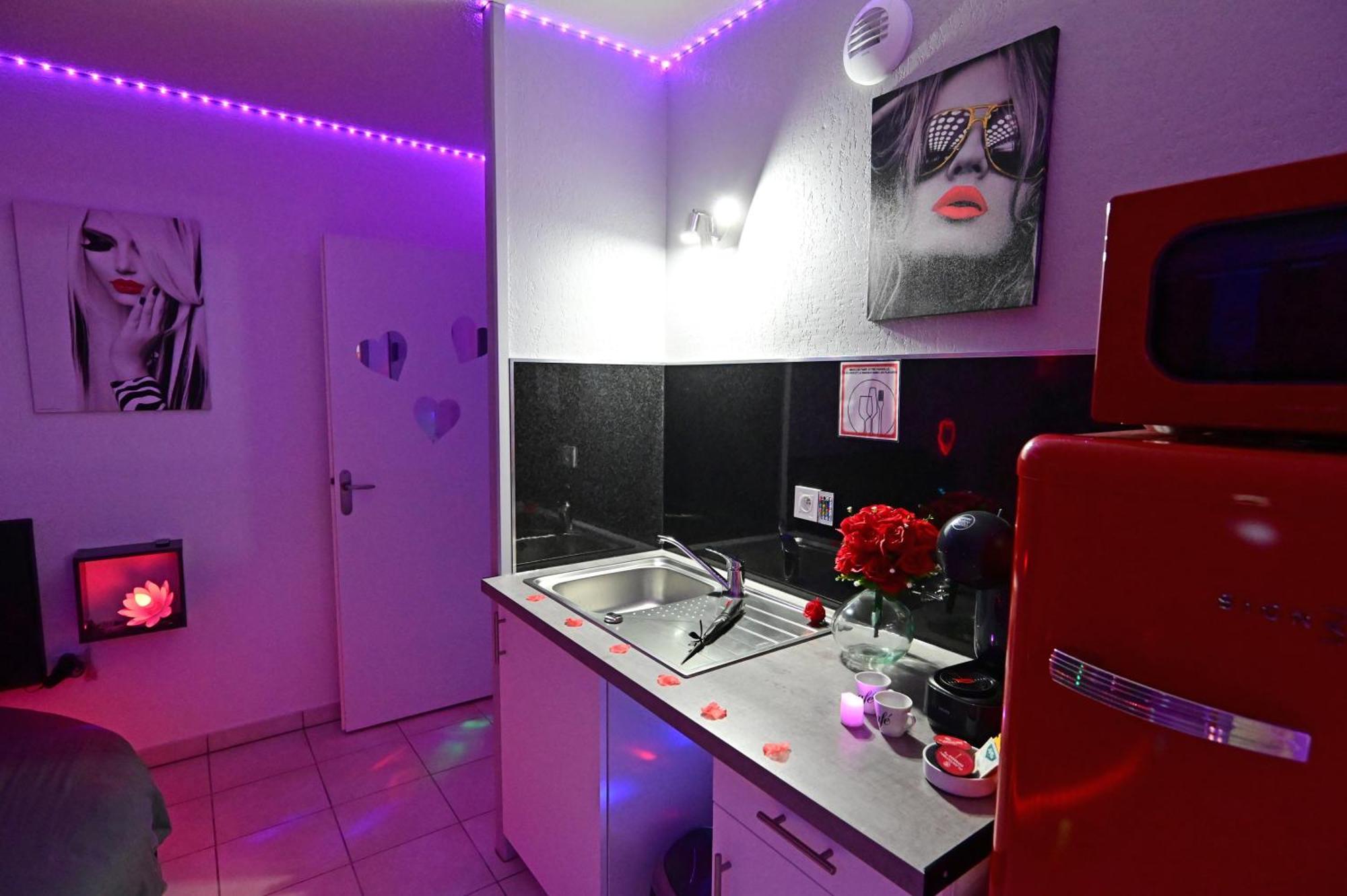 Love Room A Deux Pas De L'Ocean Avec Hammam, Sauna Et Bain A 2 :-) Biscarrosse Exteriör bild