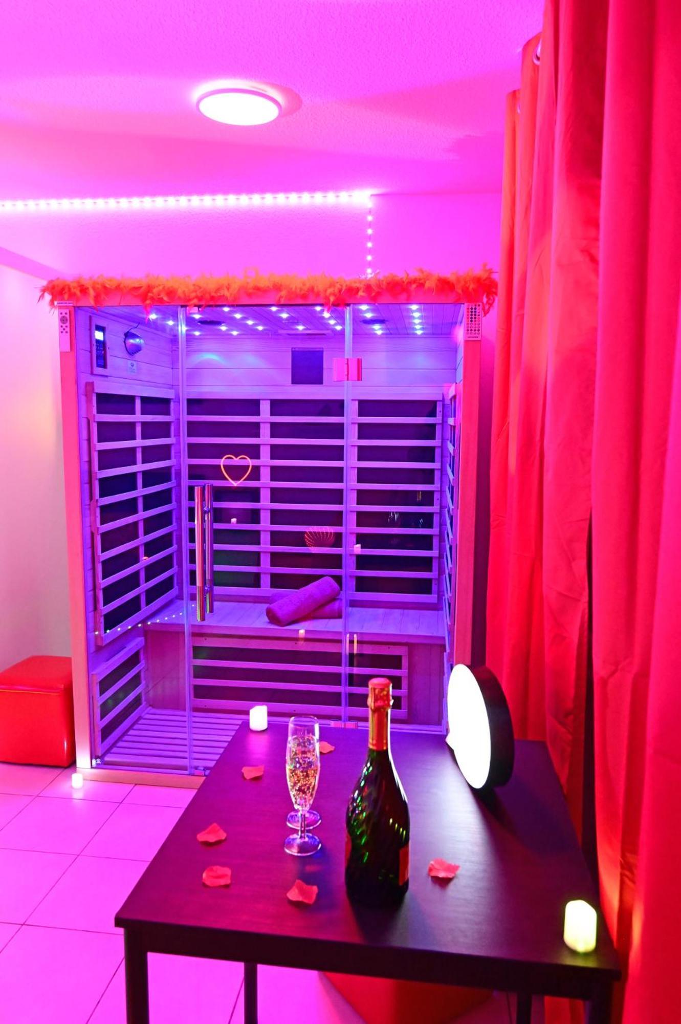 Love Room A Deux Pas De L'Ocean Avec Hammam, Sauna Et Bain A 2 :-) Biscarrosse Exteriör bild