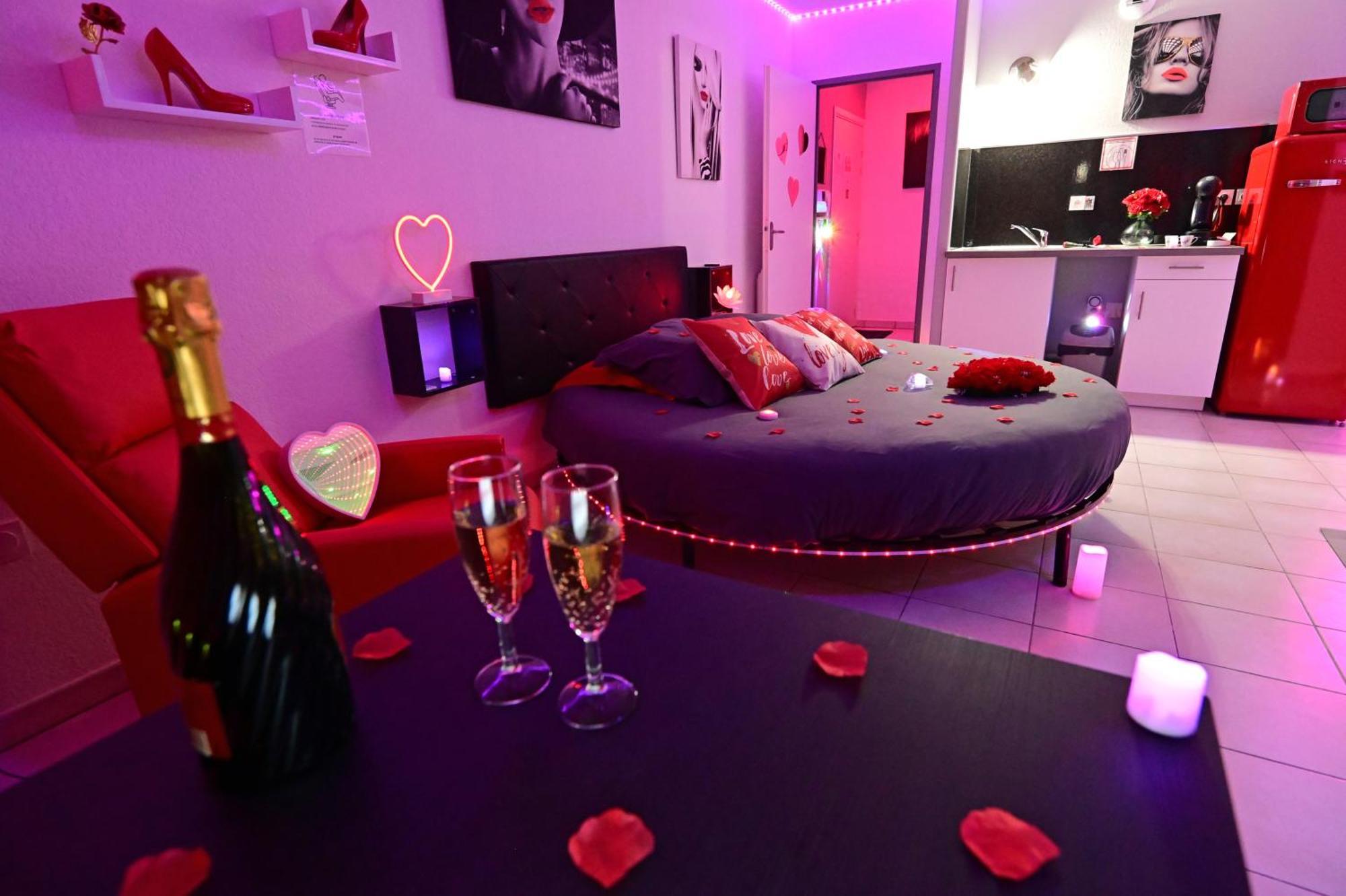 Love Room A Deux Pas De L'Ocean Avec Hammam, Sauna Et Bain A 2 :-) Biscarrosse Exteriör bild