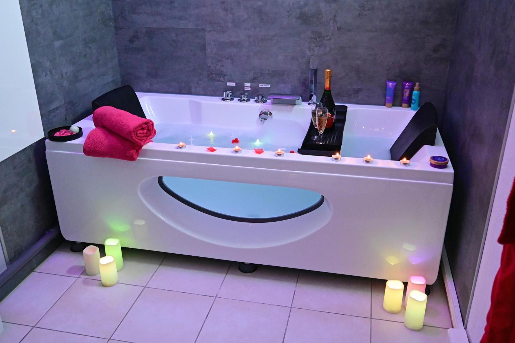 Love Room A Deux Pas De L'Ocean Avec Hammam, Sauna Et Bain A 2 :-) Biscarrosse Exteriör bild