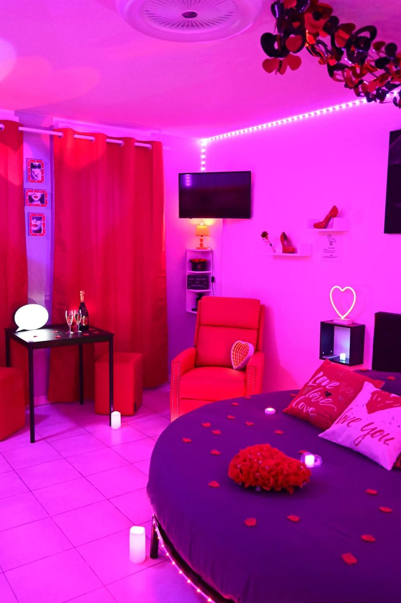 Love Room A Deux Pas De L'Ocean Avec Hammam, Sauna Et Bain A 2 :-) Biscarrosse Exteriör bild