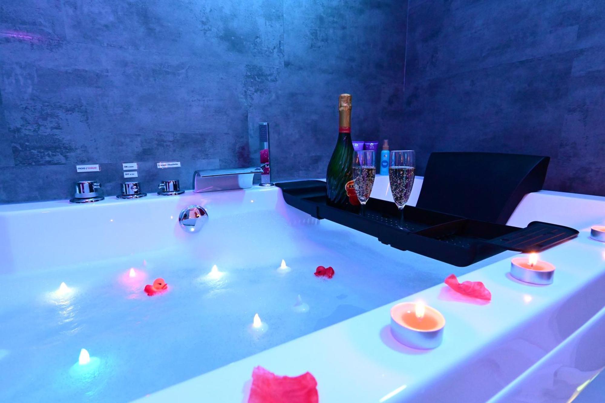 Love Room A Deux Pas De L'Ocean Avec Hammam, Sauna Et Bain A 2 :-) Biscarrosse Exteriör bild