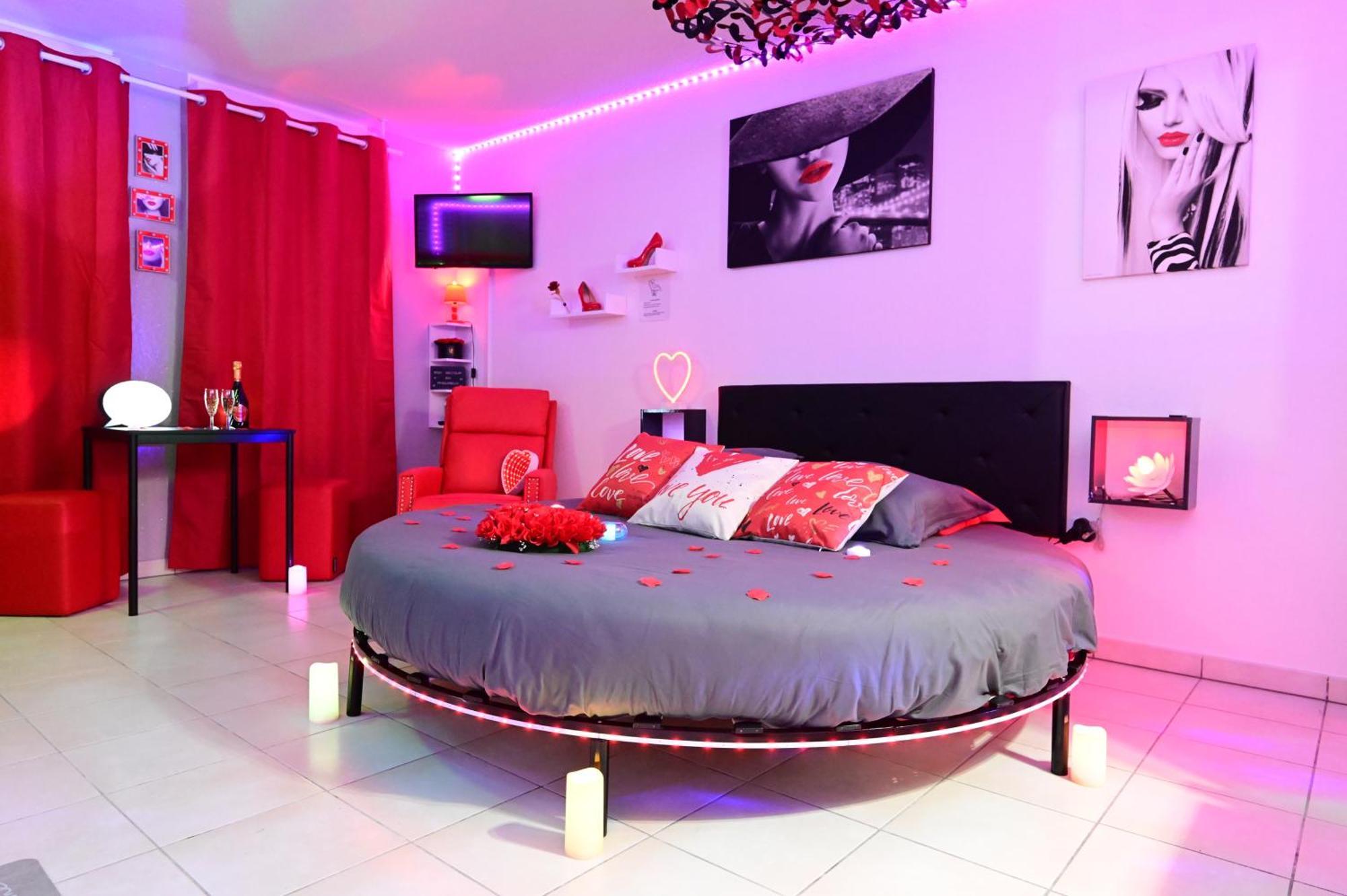 Love Room A Deux Pas De L'Ocean Avec Hammam, Sauna Et Bain A 2 :-) Biscarrosse Exteriör bild