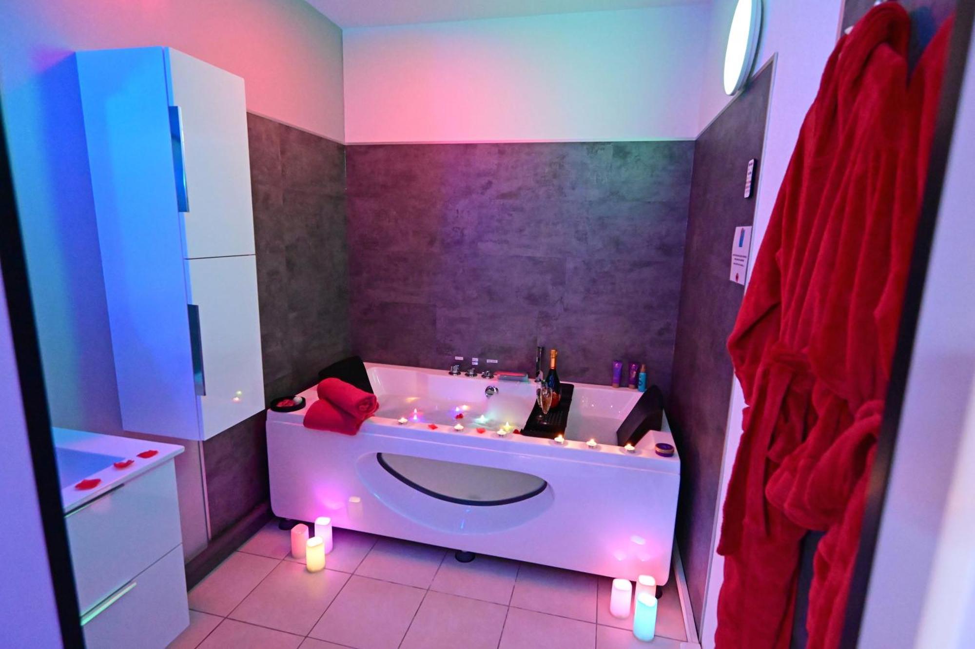 Love Room A Deux Pas De L'Ocean Avec Hammam, Sauna Et Bain A 2 :-) Biscarrosse Exteriör bild